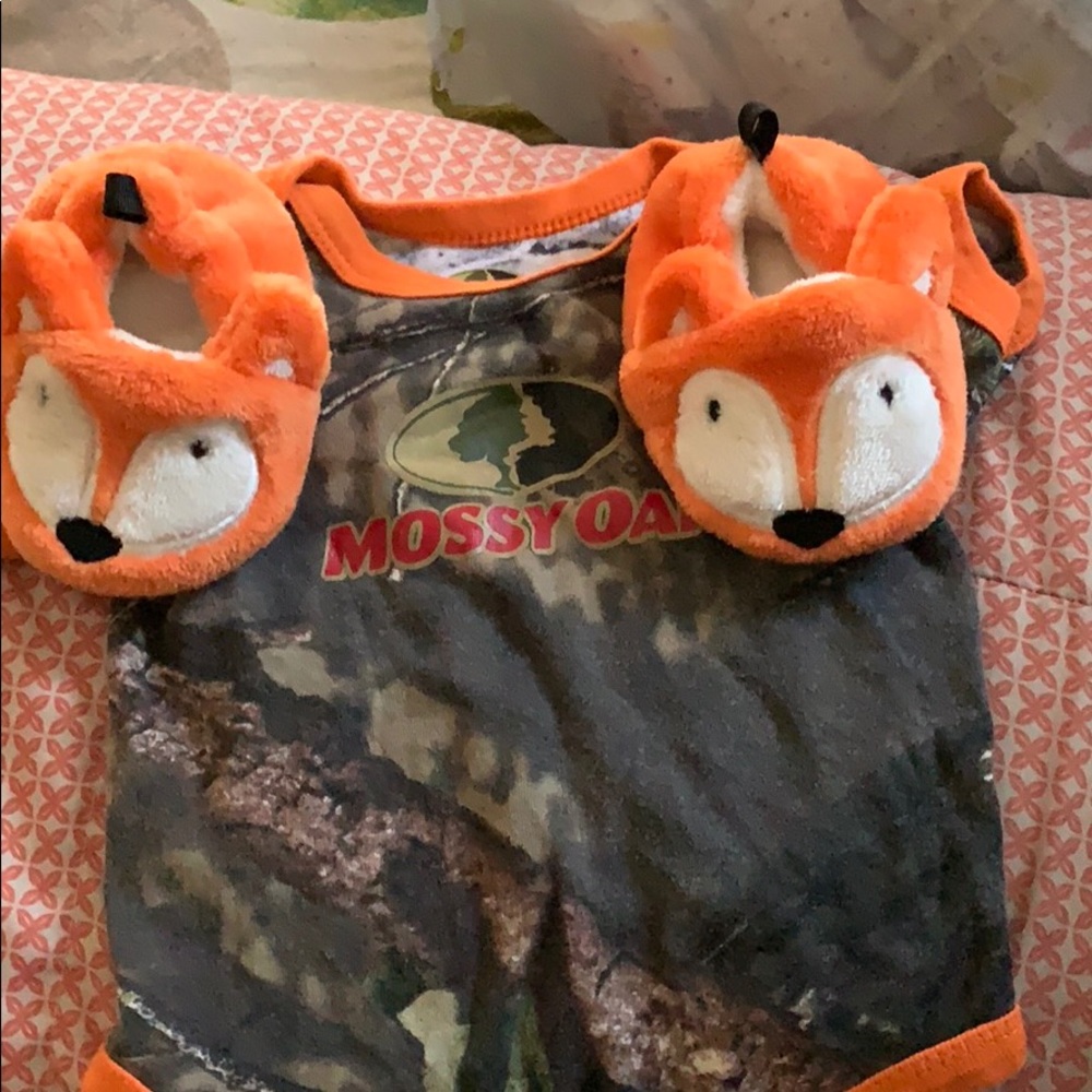 Missy oak onesie and fox booties